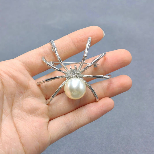 Spider Brooch - Spiral Circle