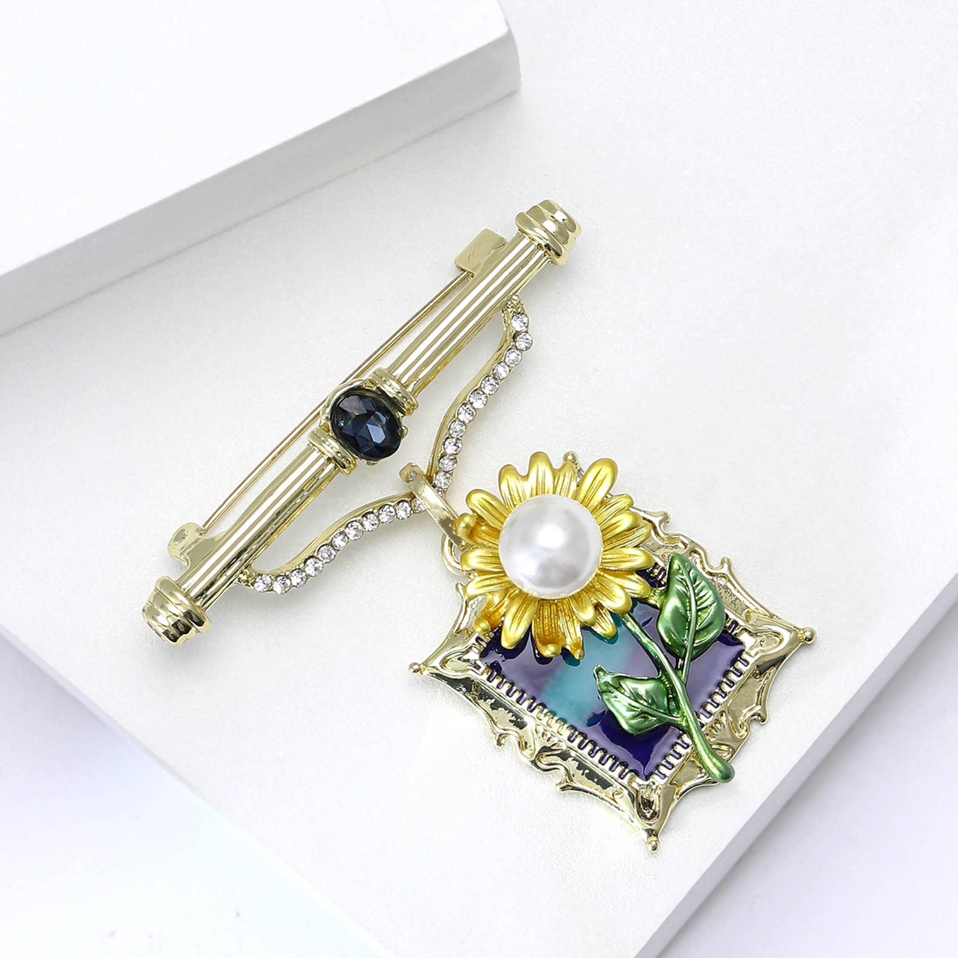Sunflower in Frame Brooch - Spiral Circle