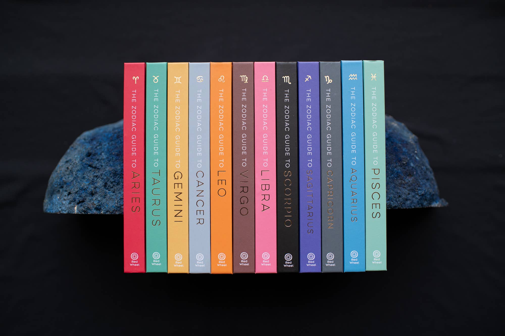 The Zodiac Guide to Leo - Hardcover Astrology Gift - Spiral Circle