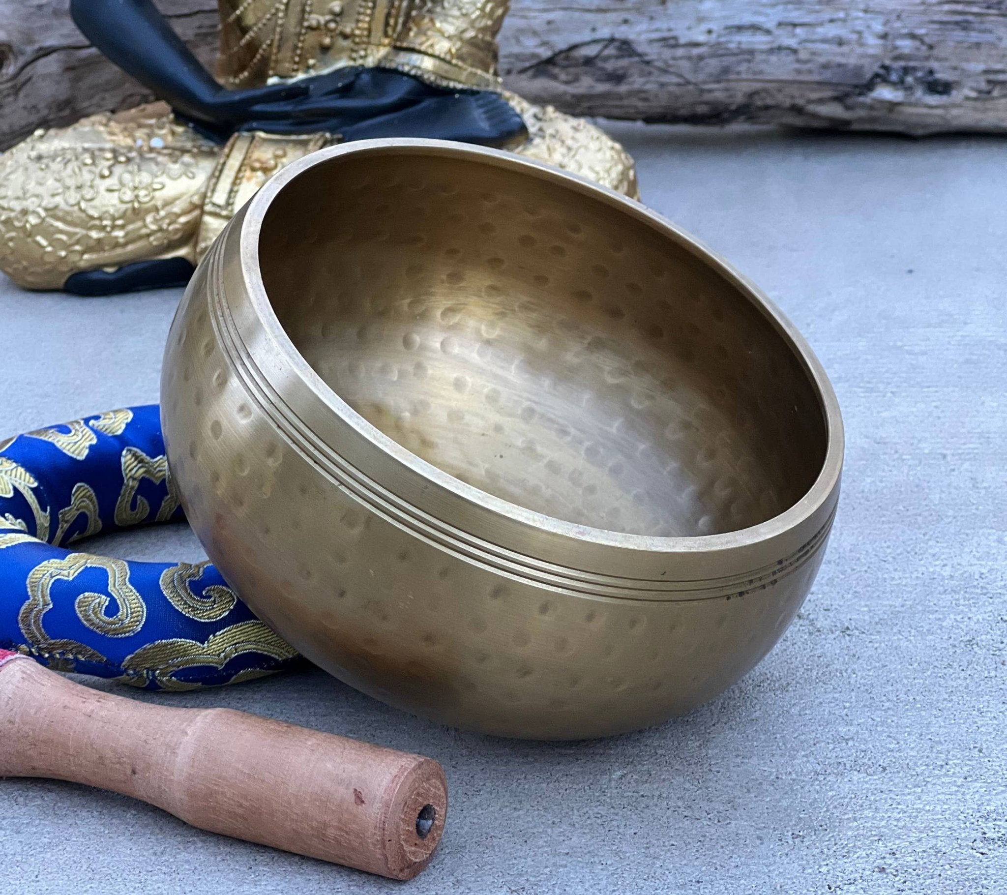 Tibetan Singing Bowl | Hand Hammered - Spiral Circle