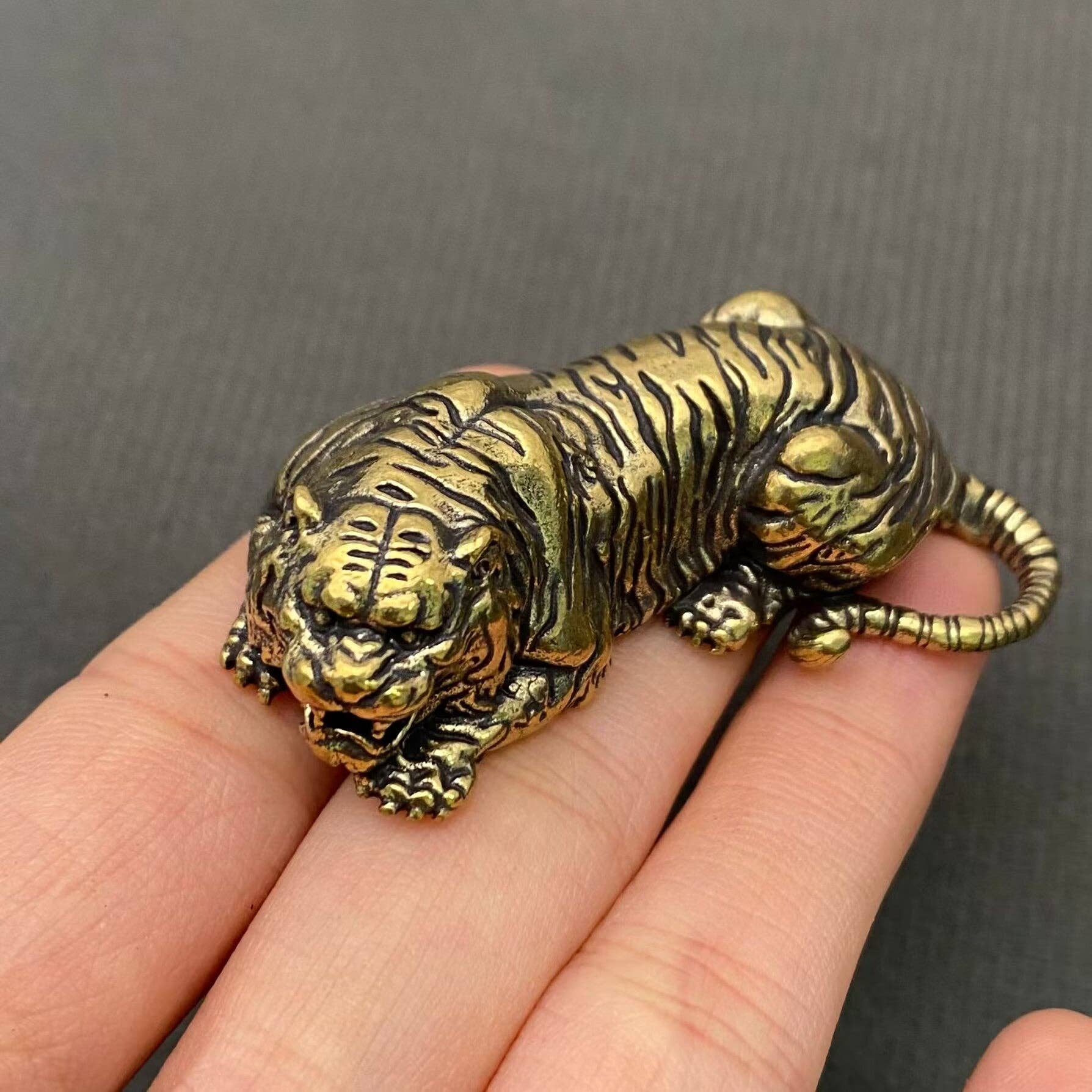 Tiger Brass | Brass Figurine - Spiral Circle