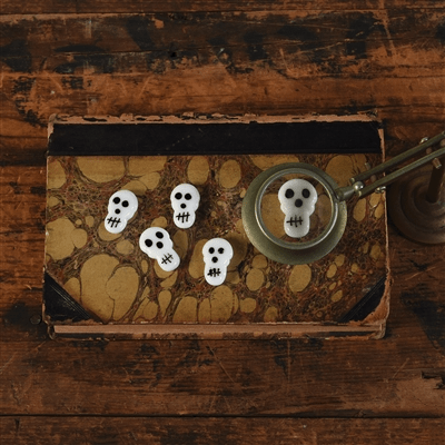 Tiny Glass Skull - Spiral Circle