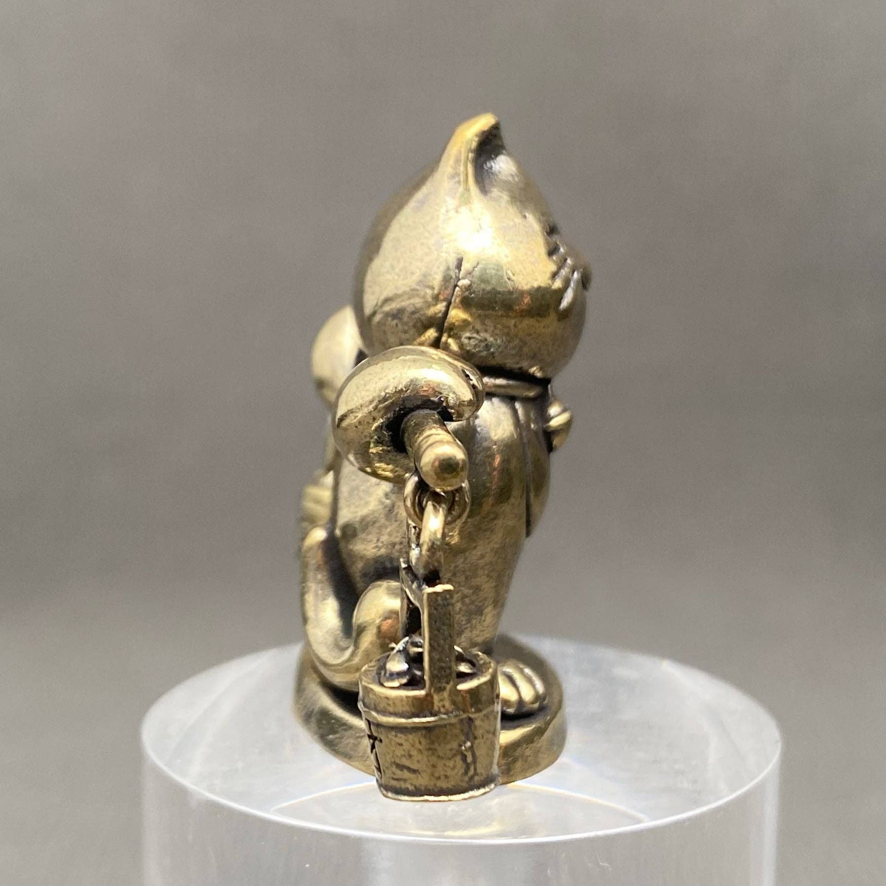 Treasure Cat | Brass Figurine - Spiral Circle