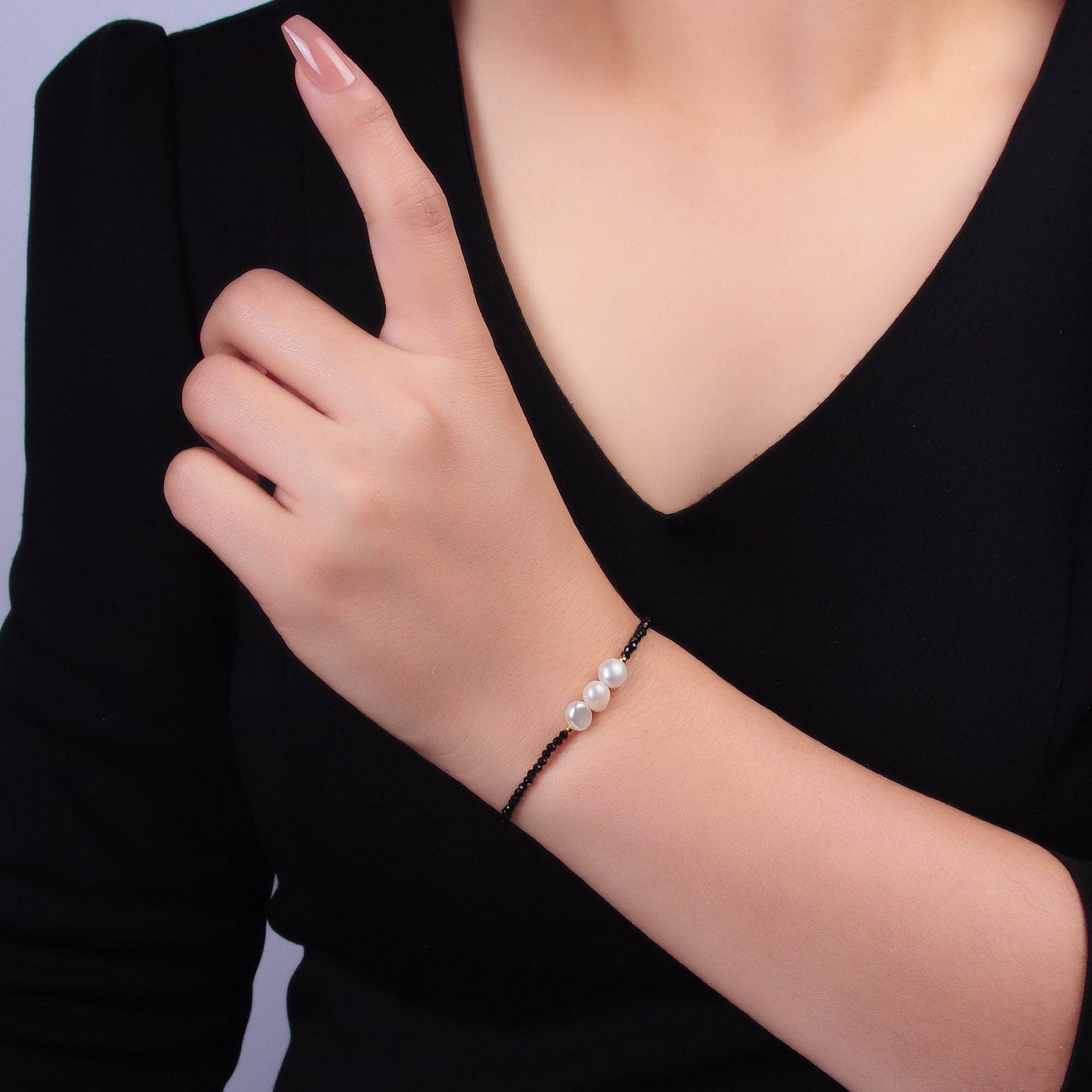 Triple Shell Pearl Onyx Gemstone Bracelet - Spiral Circle