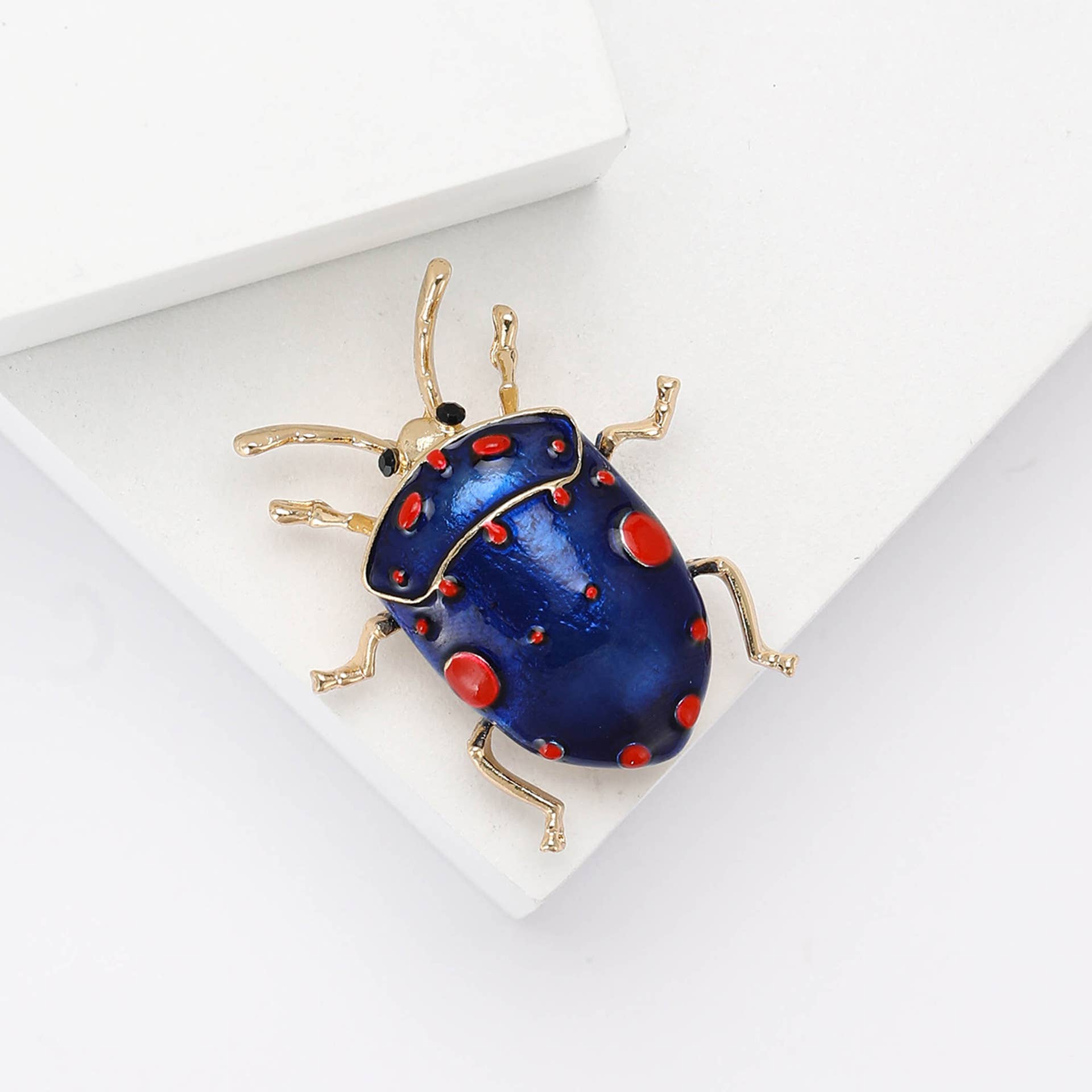 Tropical Leaf Beetles Brooch - Spiral Circle