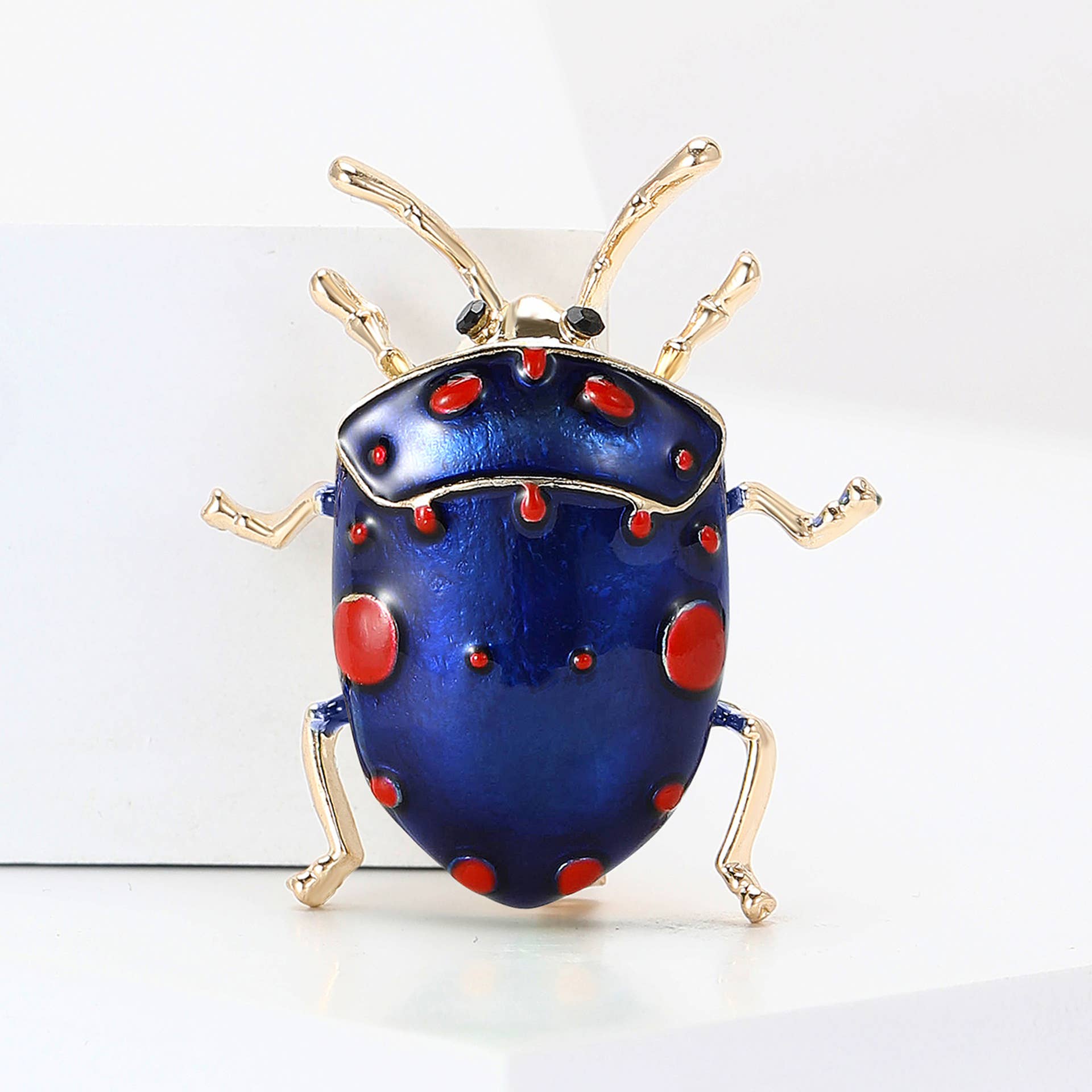 Tropical Leaf Beetles Brooch - Spiral Circle