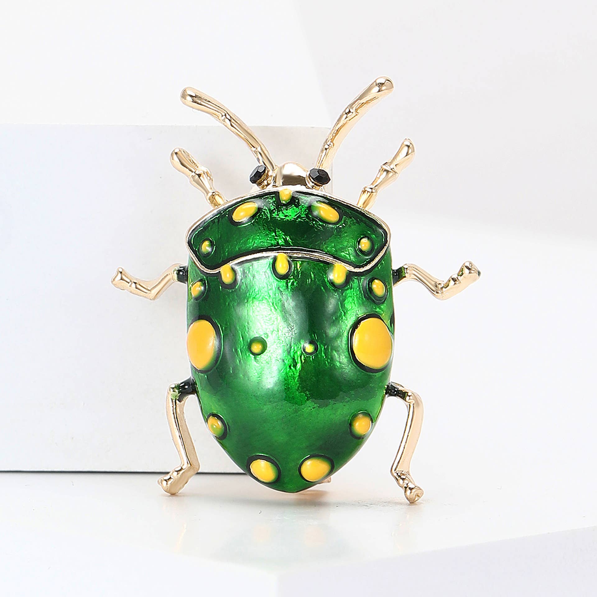 Tropical Leaf Beetles Brooch - Spiral Circle