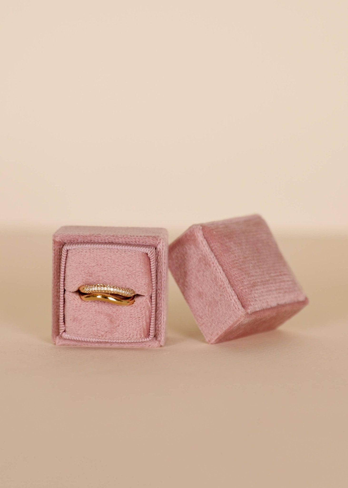 Velvet Jewelry Box - Square - Light Pink - Spiral Circle