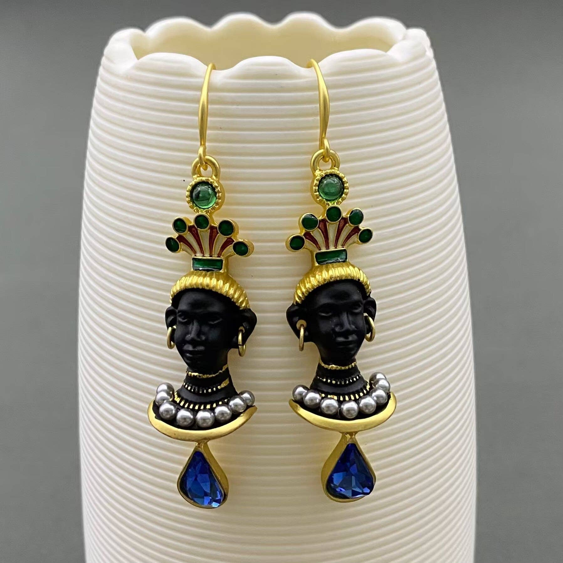 Vintage Ancient Egyptian Portrait Dangle Earrings - Spiral Circle