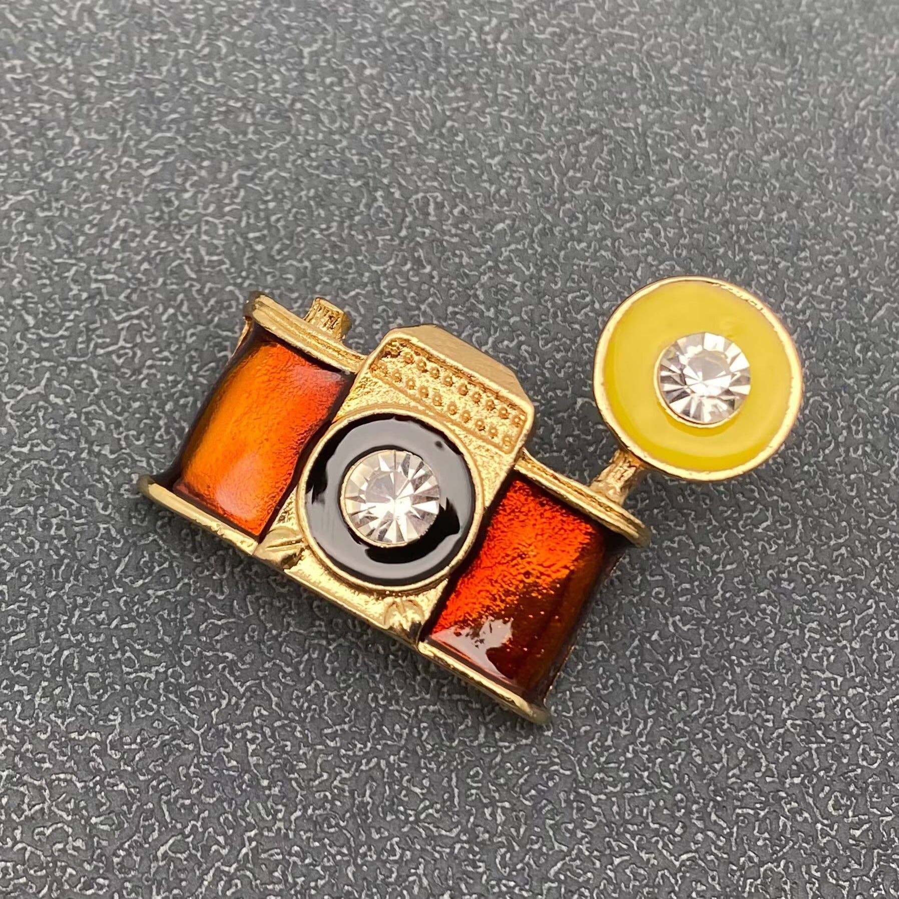Vintage Camera Brooch - Spiral Circle