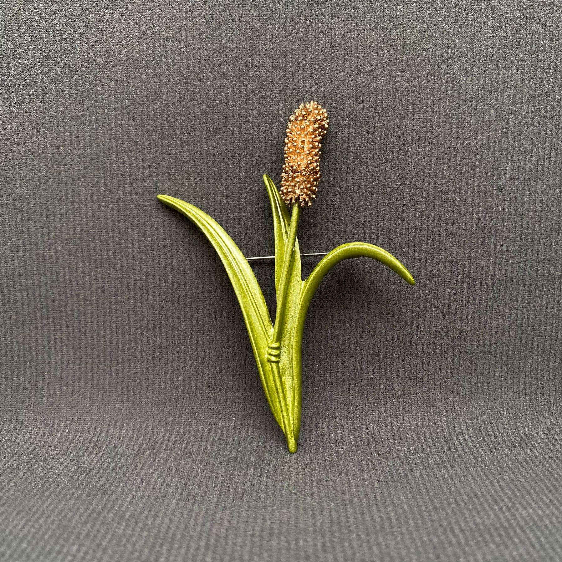 Vintage Green Bristlegrass Brooch - Spiral Circle