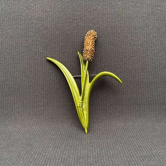 Vintage Green Bristlegrass Brooch - Spiral Circle