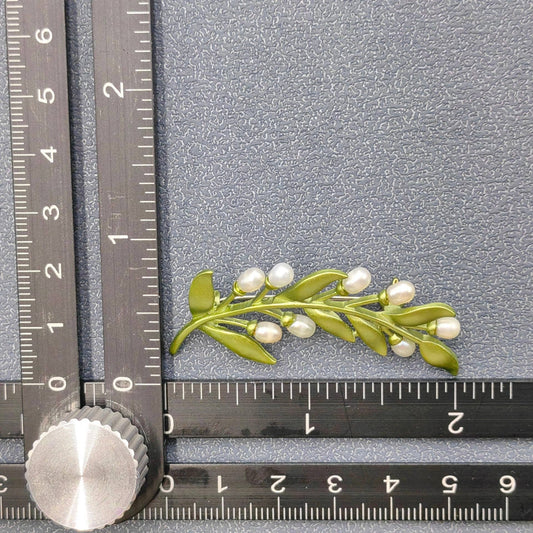 Vintage Inlaid Freshwater Pearl Green Leaf Brooch - Spiral Circle