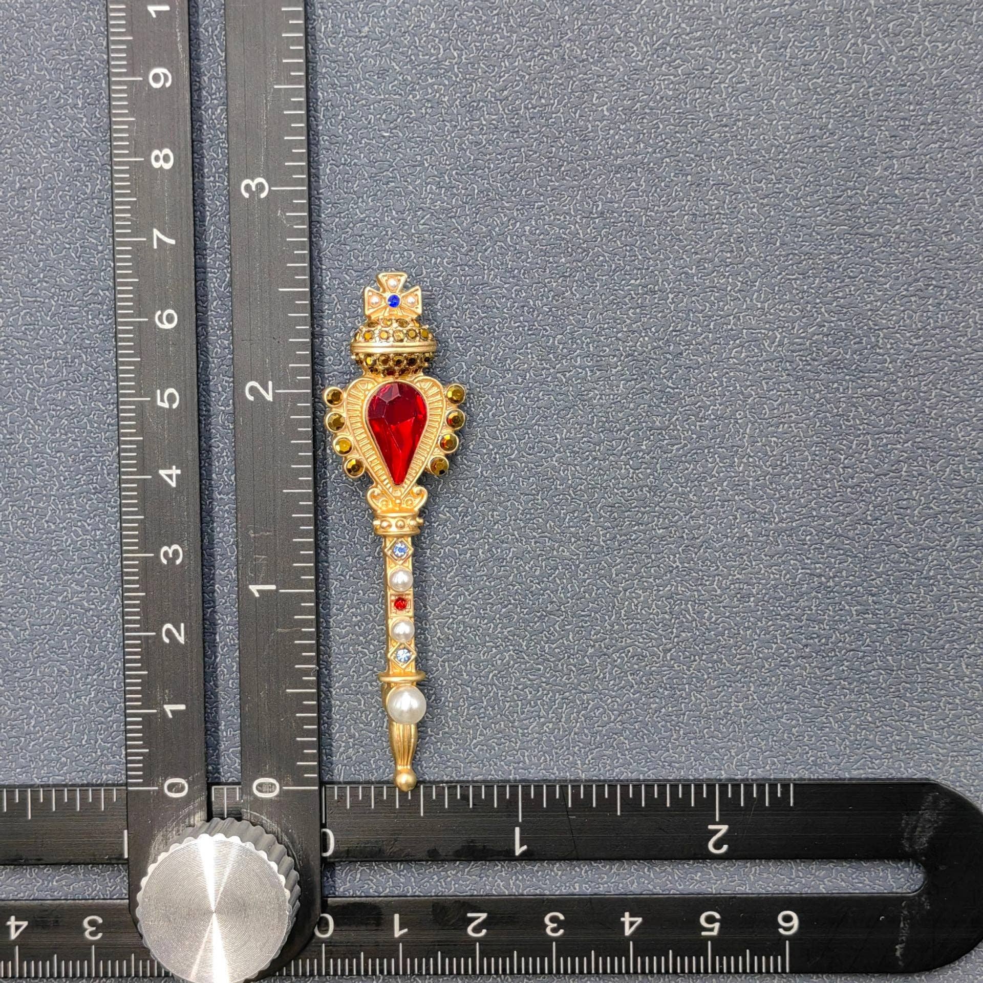 Vintage Rhinestone Magic Wand Brooch - Spiral Circle