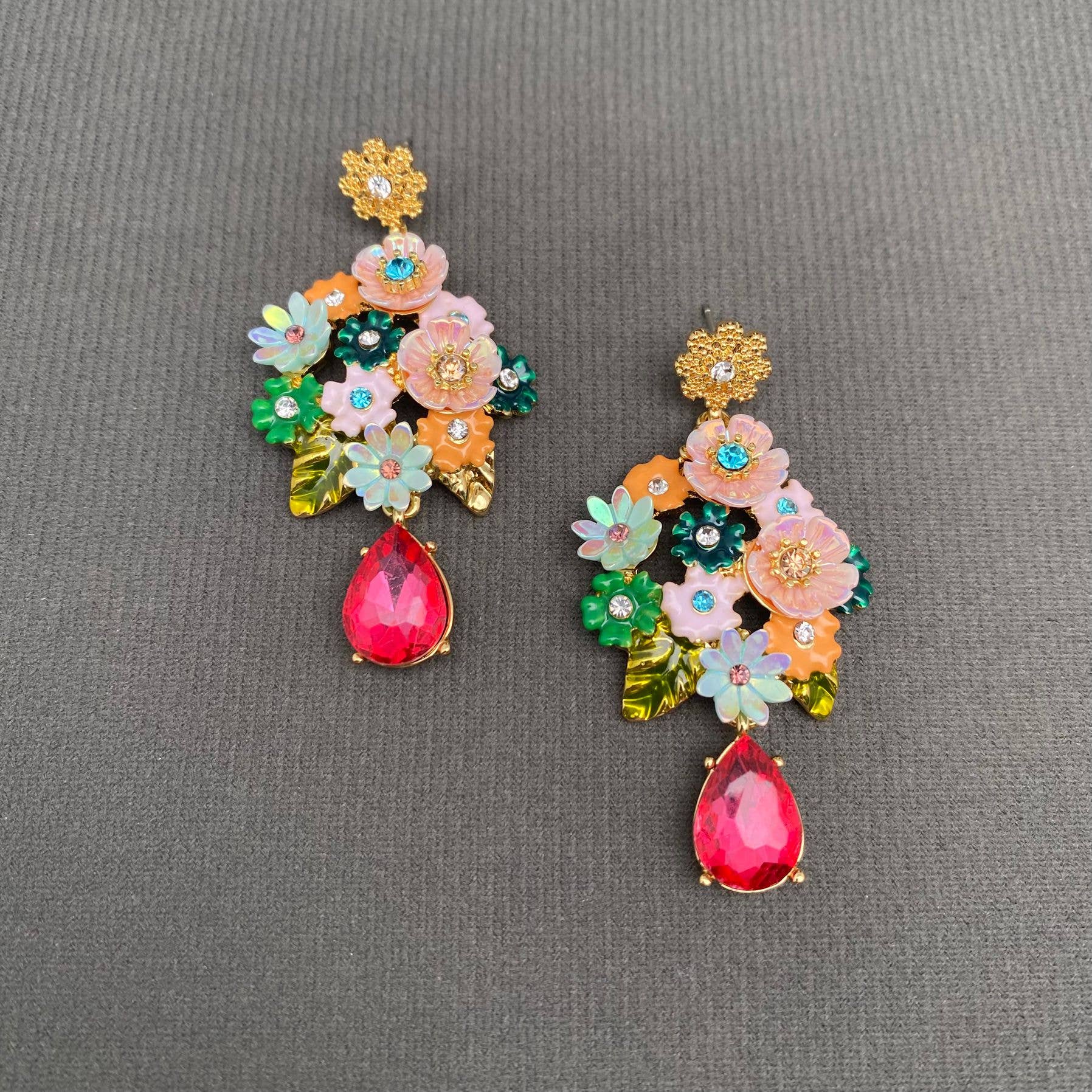 Vintage Style Rhinestone Flowers Earrings - Spiral Circle