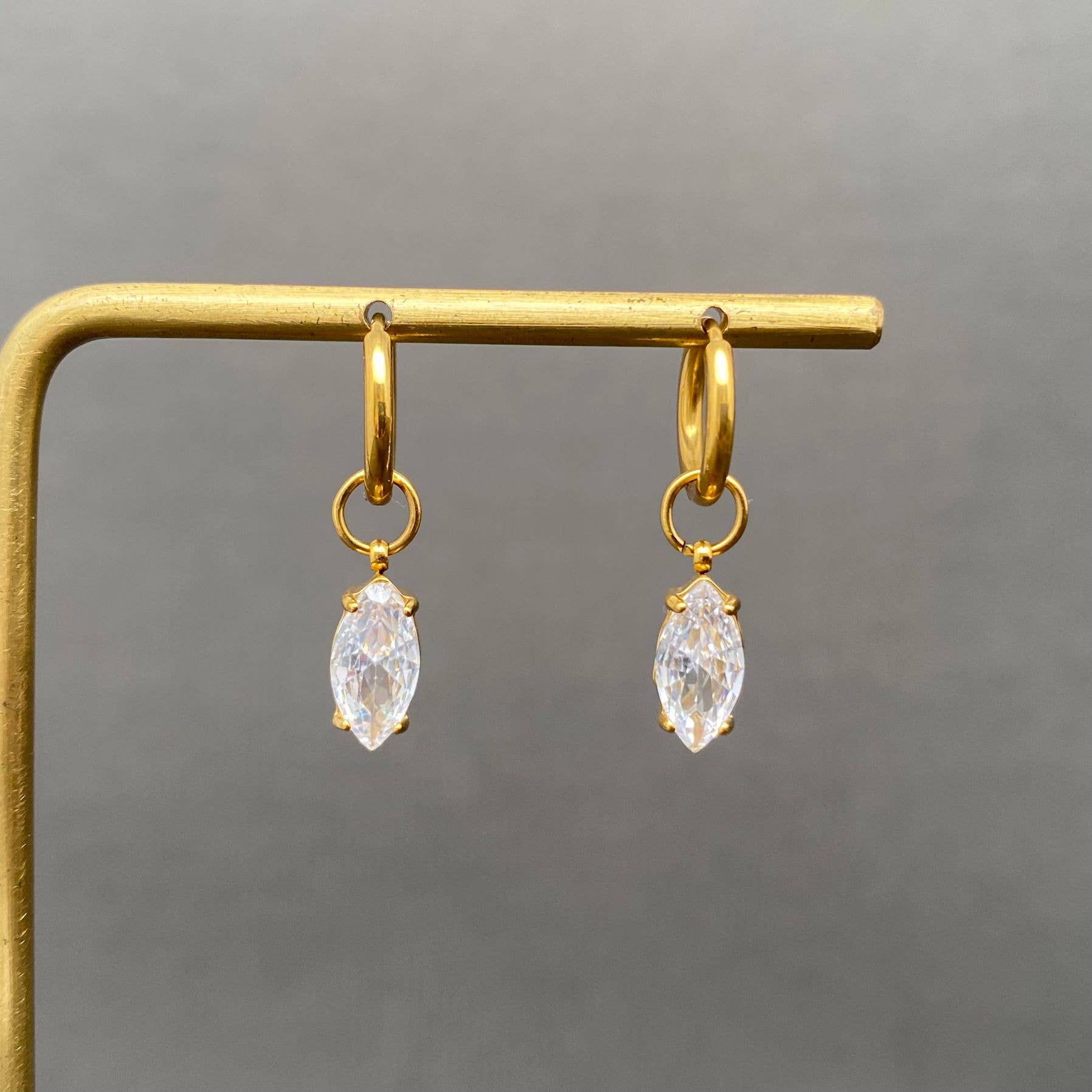 Zircon Inlaid Earrings - Spiral Circle