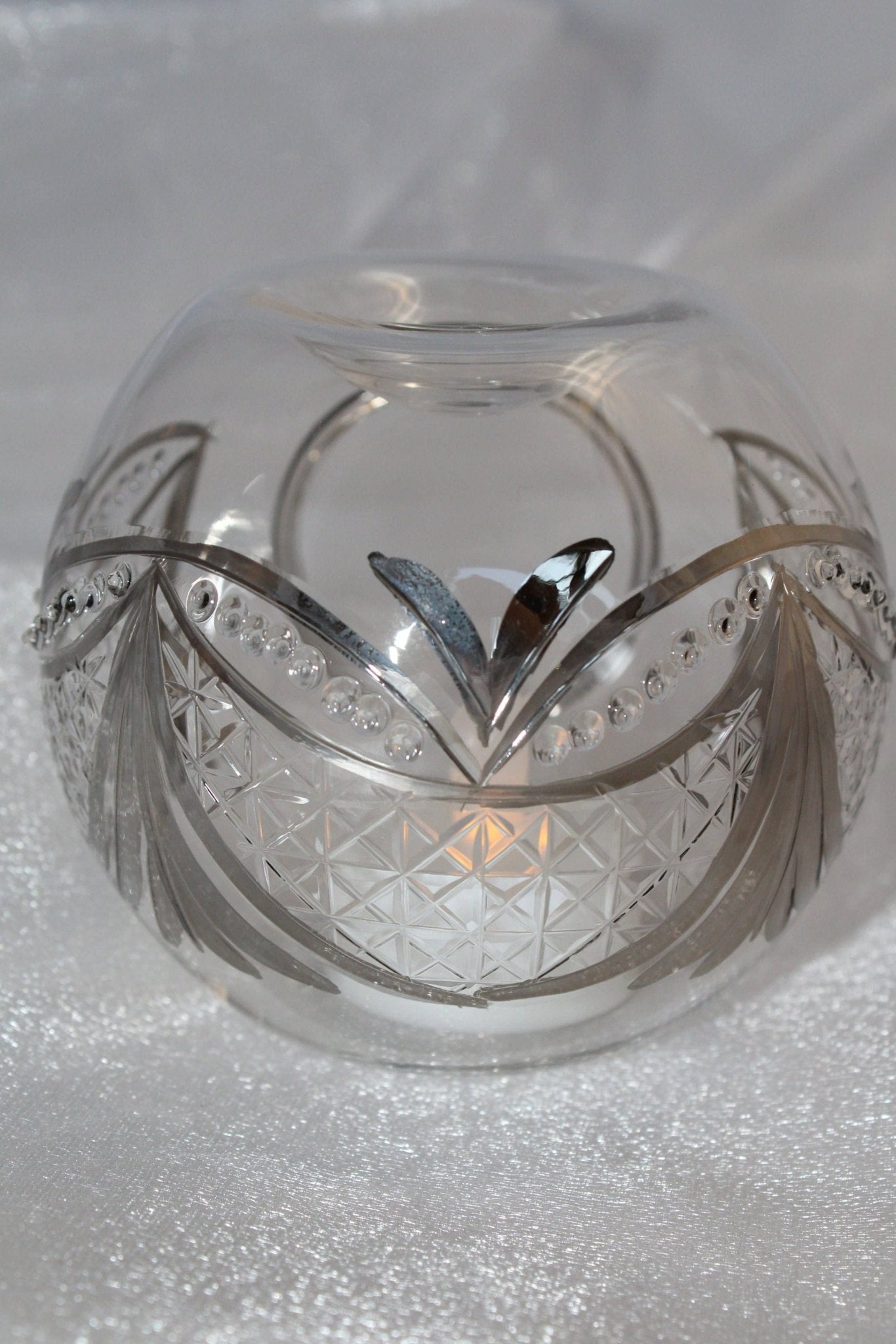 Blown Glass Oil Diffuser | Silver Garland - Spiral Circle