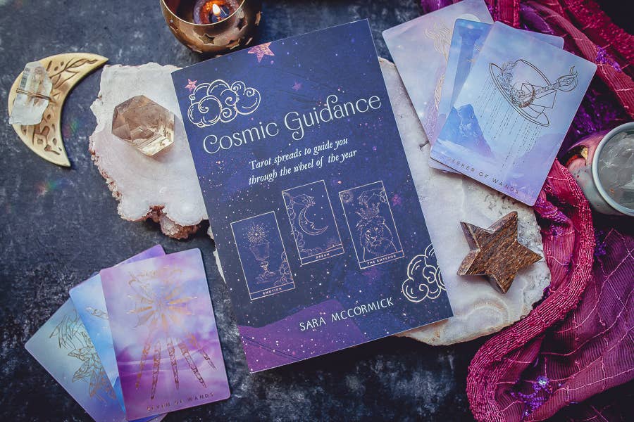 Cosmic Guidance Book of Astrological Tarot Spreads - Spiral Circle