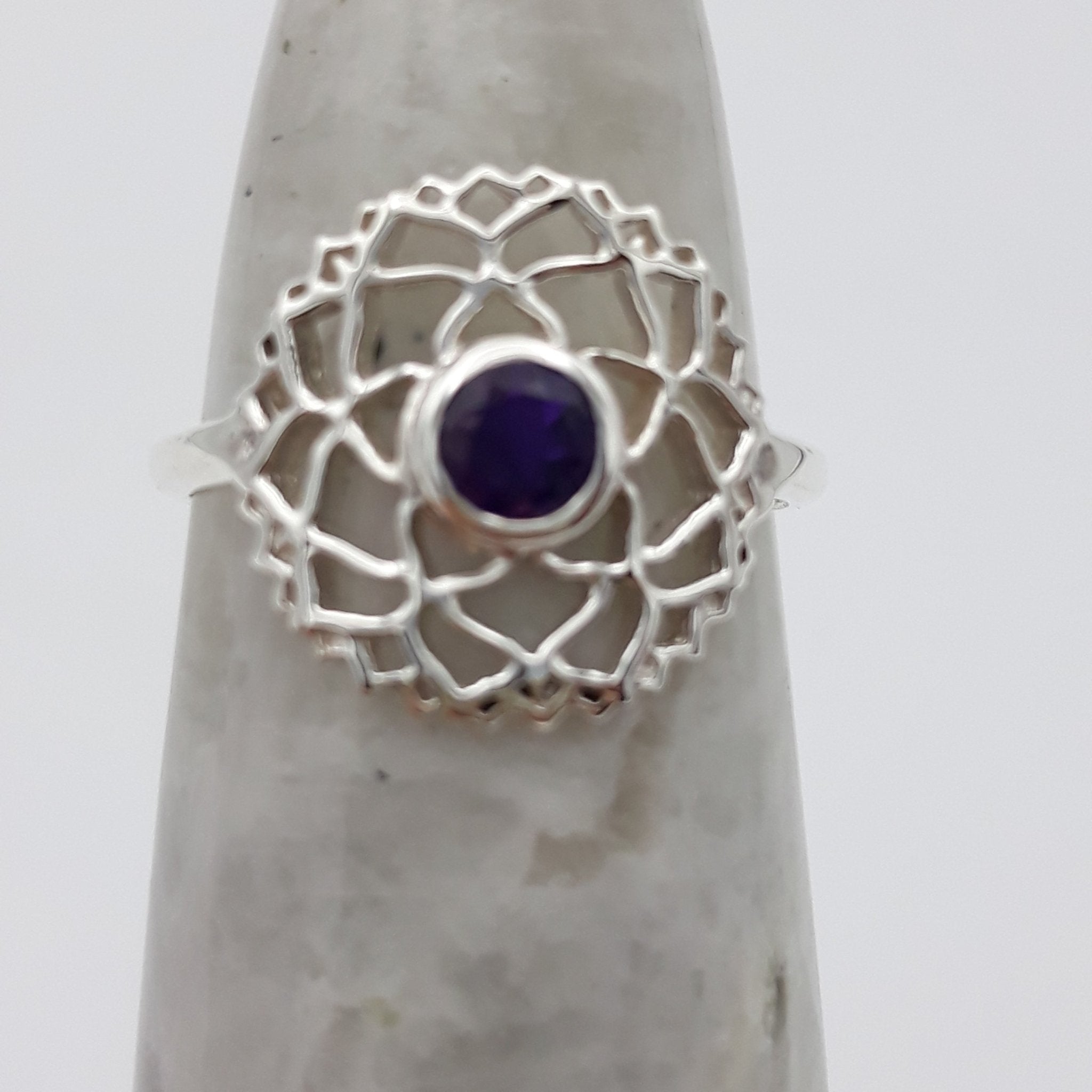 Crown Chakra Amethyst Ring | Sterling Silver - Spiral Circle