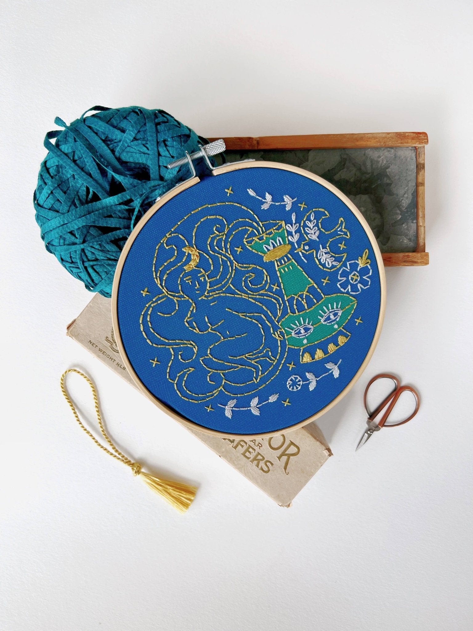 Genie Embroidery Kit - Spiral Circle