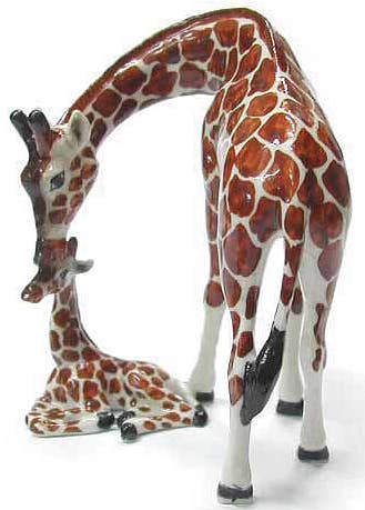Giraffe W/calf Northern Rose Porcelain Mini Figurine - Spiral Circle