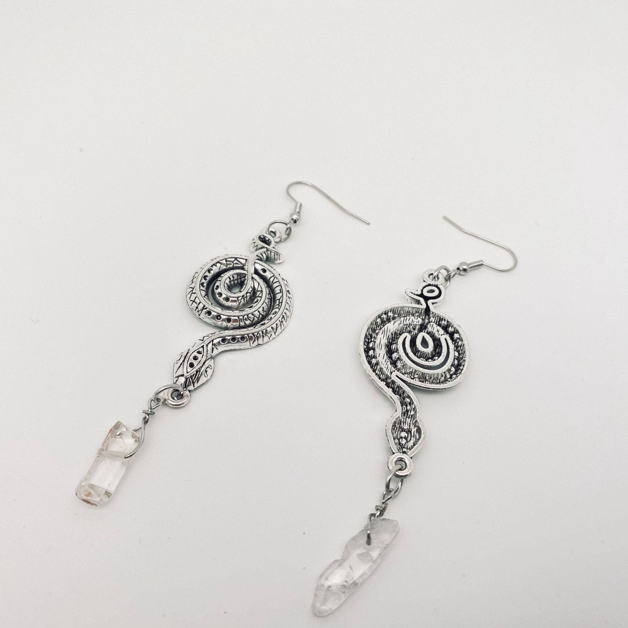 Gothic Vintage Snake Crystal Earrings - Spiral Circle