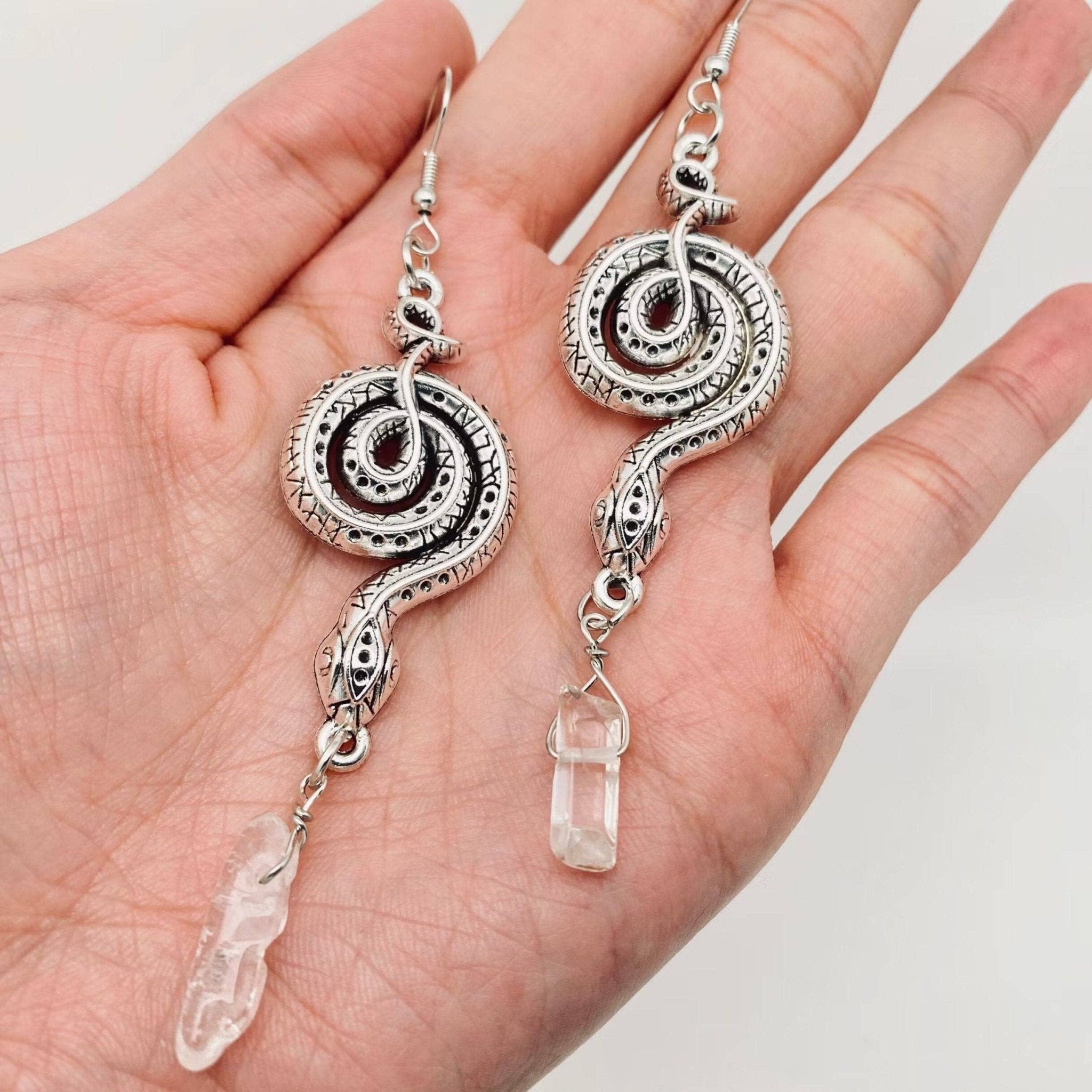 Gothic Vintage Snake Crystal Earrings - Spiral Circle