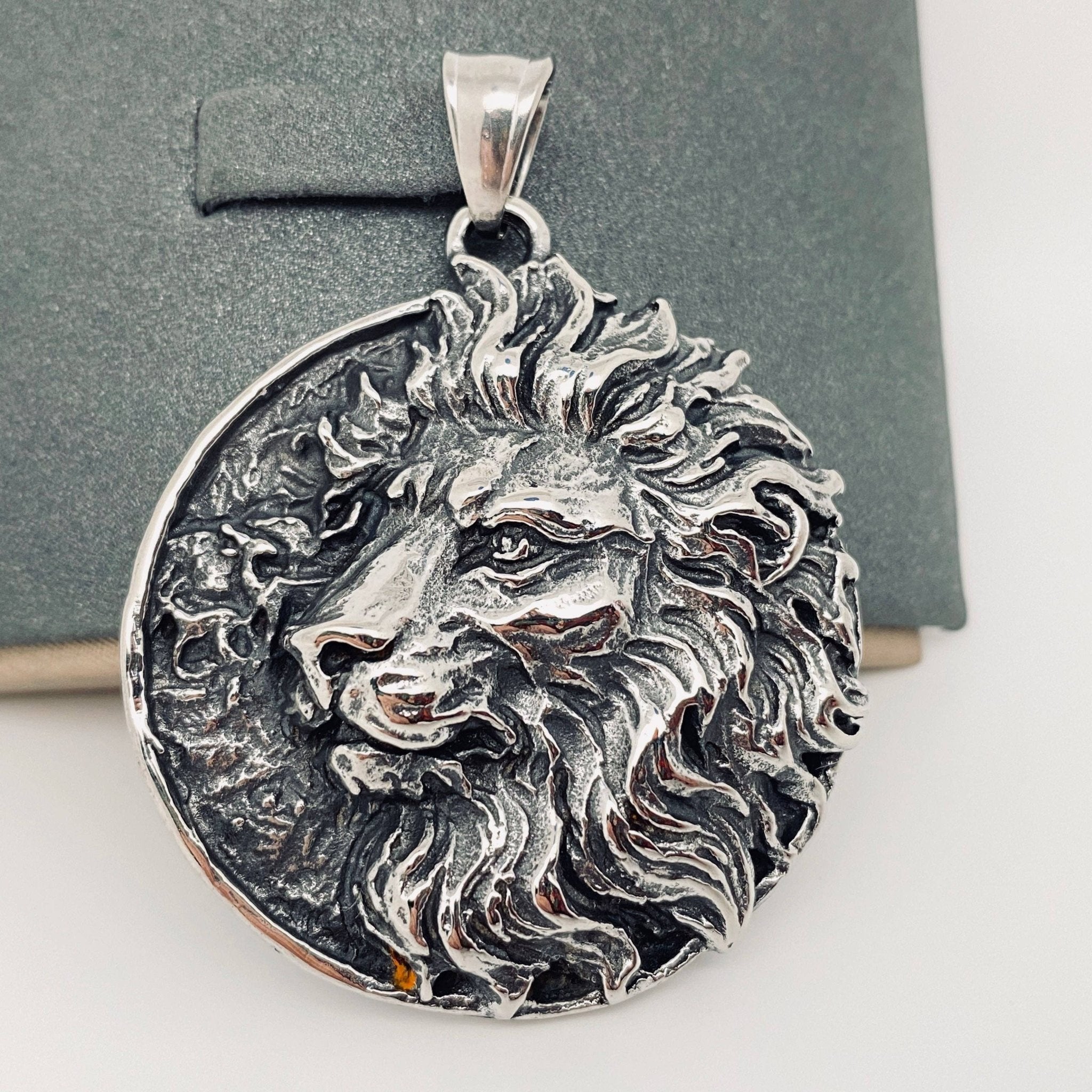 Lion's Head Stainless Steel Pendant - Spiral Circle