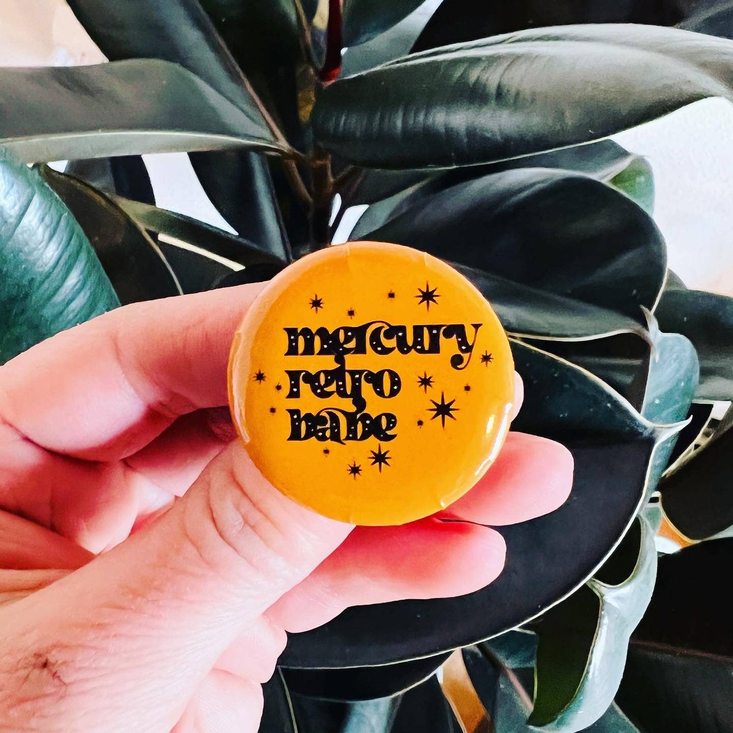 Mercury Retro Babe Button - Spiral Circle