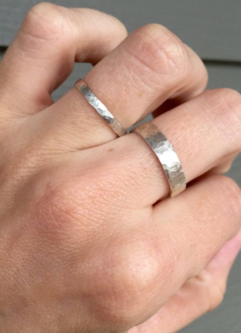 Minimalist Unisex Band Ring | Sterling Silver Hammered | Size 4 - Spiral Circle