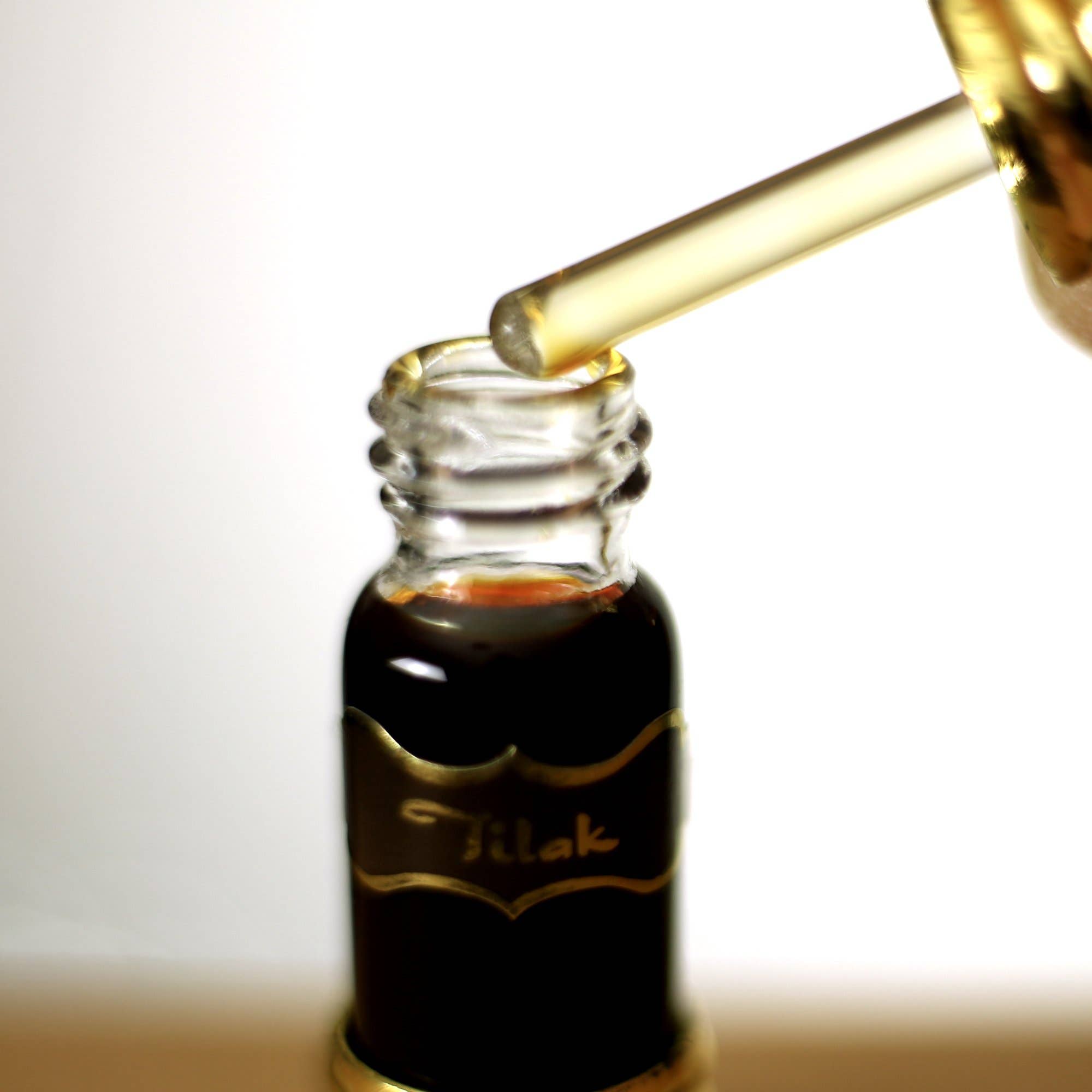 Perfume Attar Oil Tilak for Love - 6ml - Spiral Circle