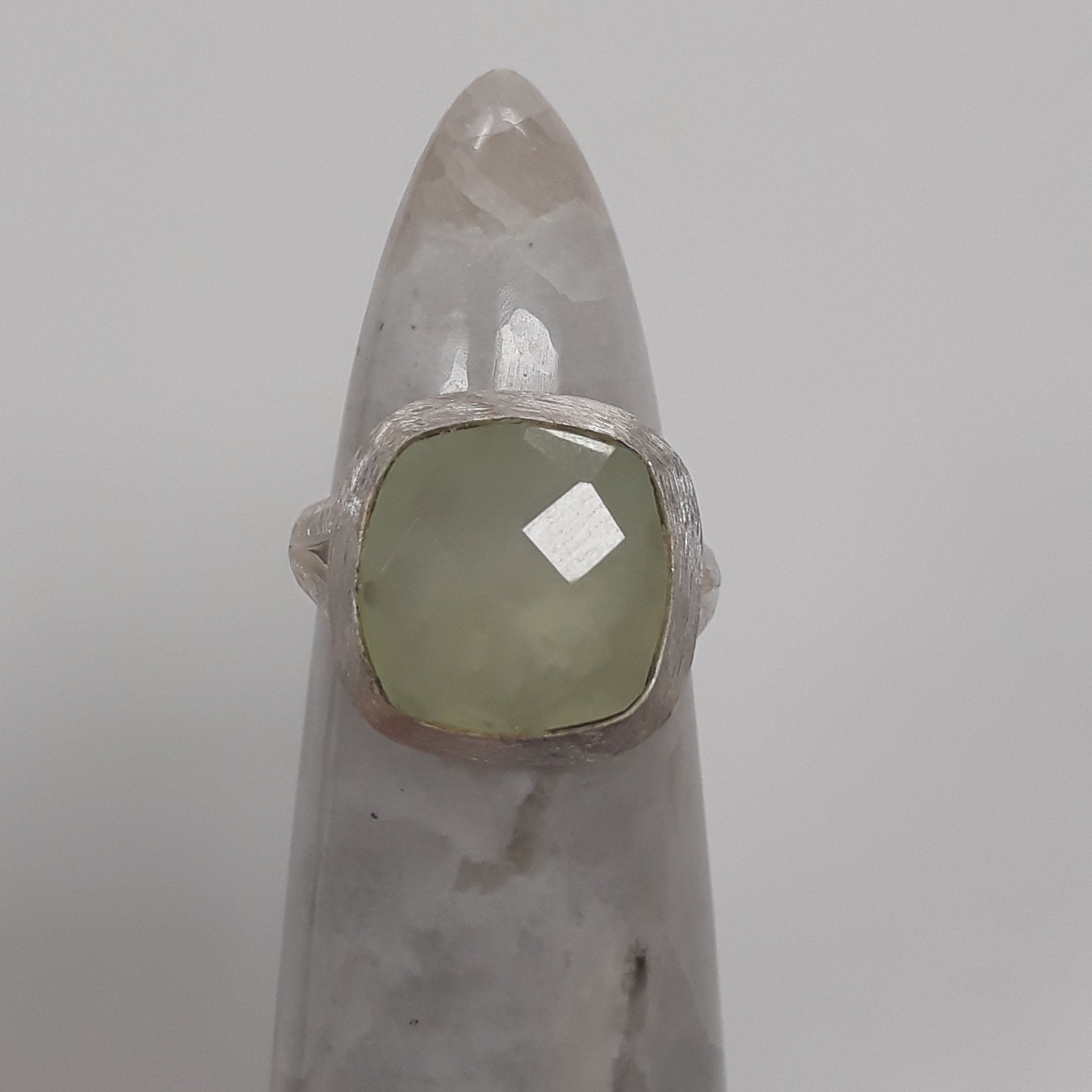 Prehnite Power Ring | Sterling Silver - Spiral Circle