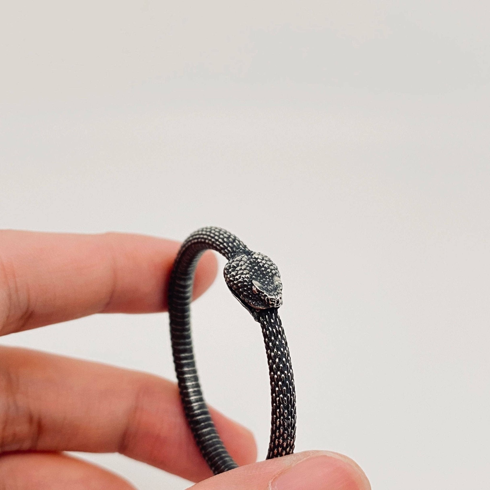 Snake-shaped Stainless Steel Pendants - Spiral Circle