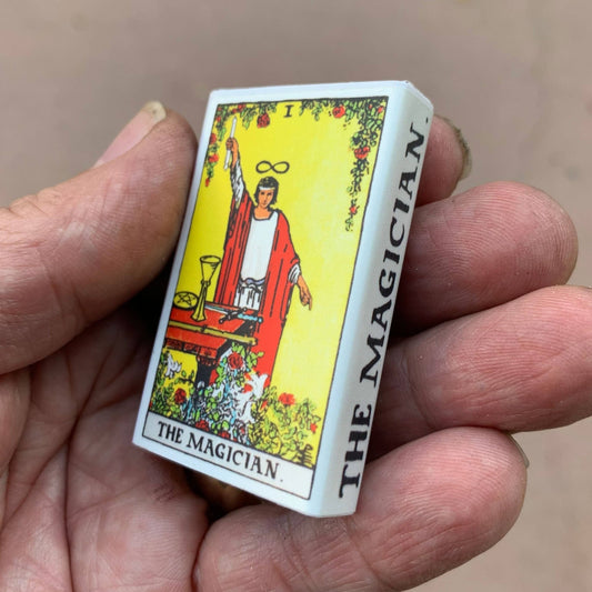 Tarot Matchbox - The Magician - Spiral Circle