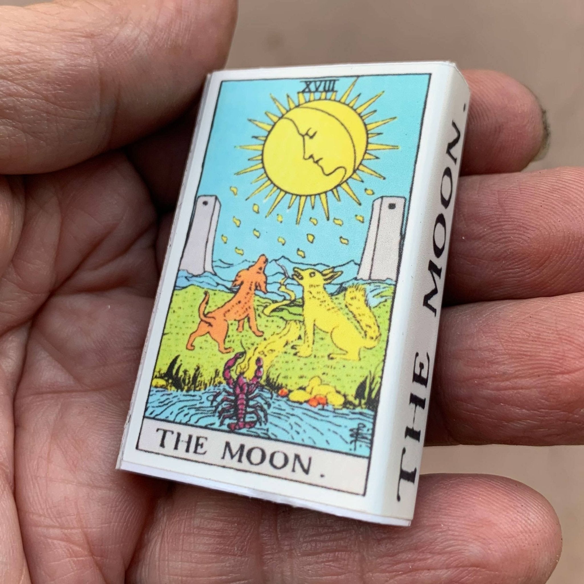 Tarot Matchbox - The Moon - Spiral Circle