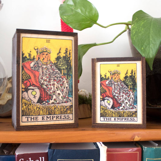 Tarot | The Empress Full Color Stash Box | 4"x6" - Spiral Circle