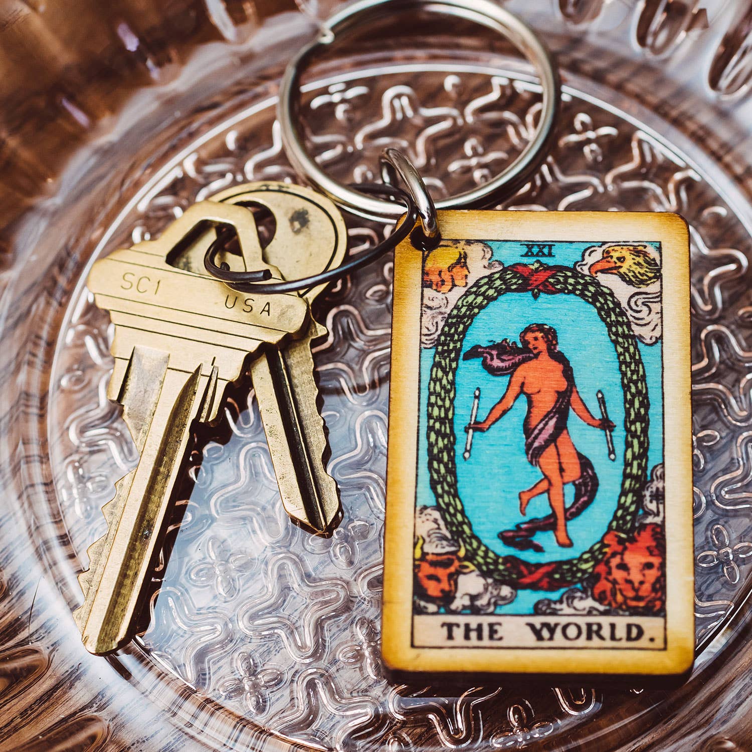 Tarot | The World Full Color Wooden Keychain - Spiral Circle
