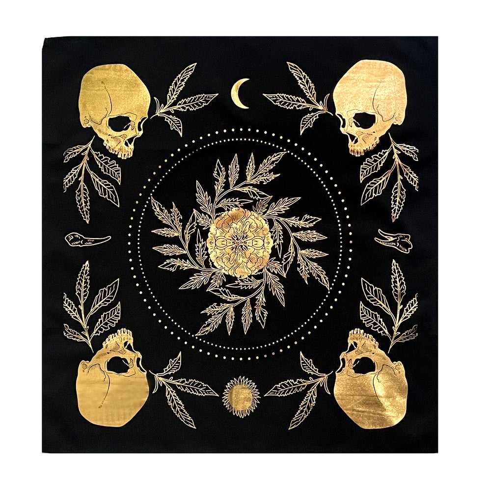 "Teeth and Bone" Foil-Stamped Tarot Cloth - Spiral Circle