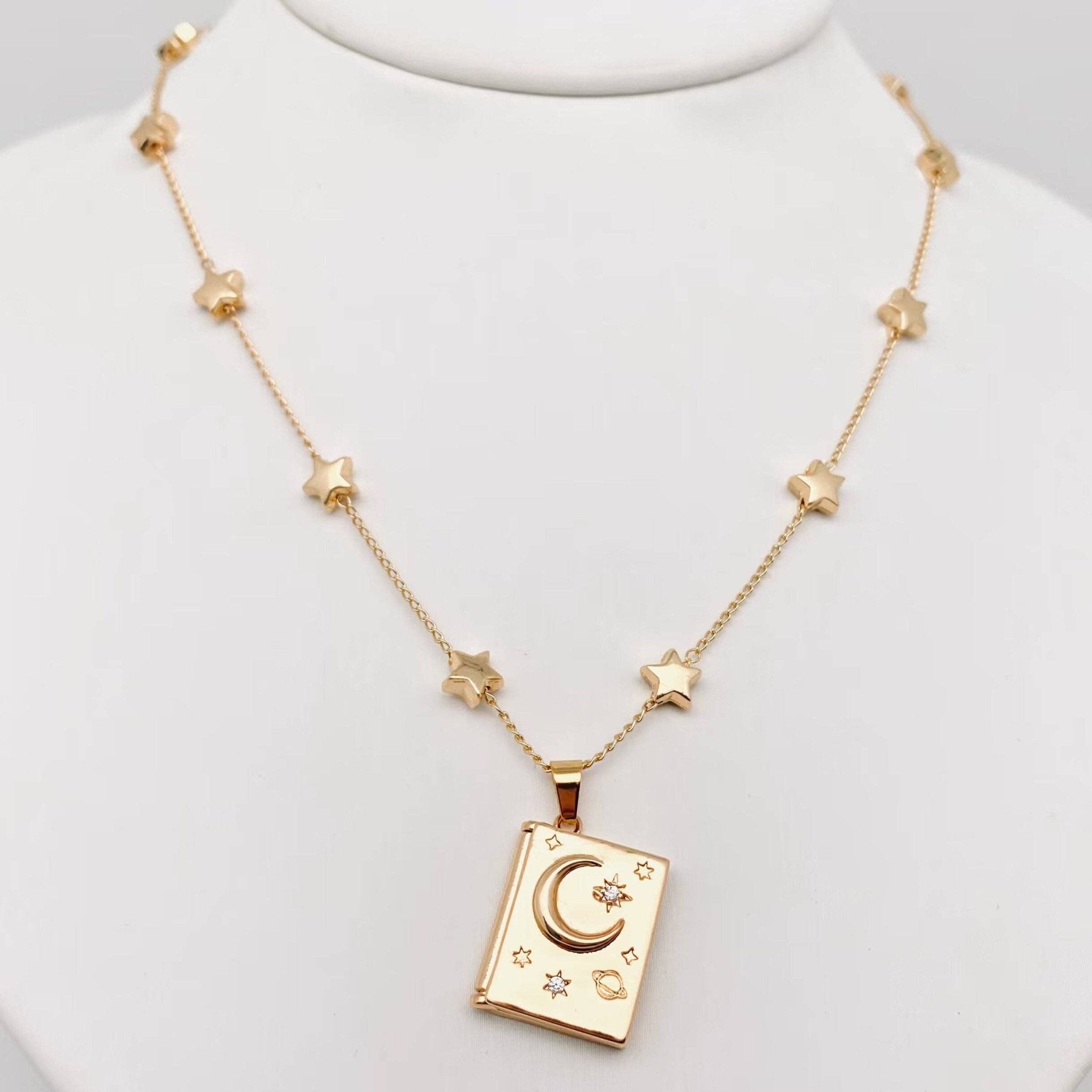 "You're My Soulmate" Star Moon Album Pendant Necklace - Spiral Circle